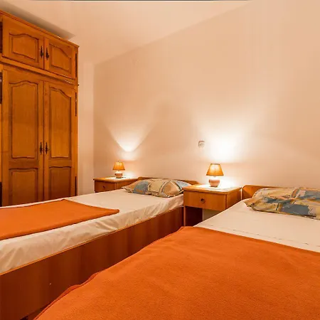 Apartman 50 Meter Bis Zum Mit Meerblick, Kueche, Wlan, Klima