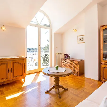 Apartment 50 Meter Bis Zum Mit Meerblick, Kueche, Wlan, Klima