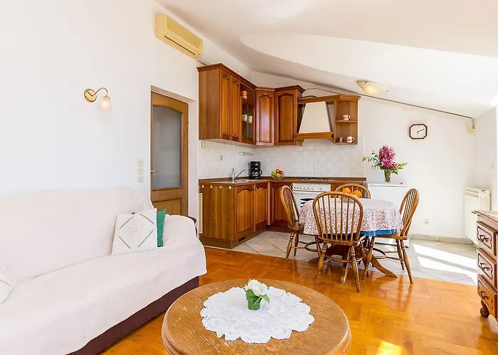 50 Meter Bis Zum Mit Meerblick, Kueche, Wlan, Klima Apartman