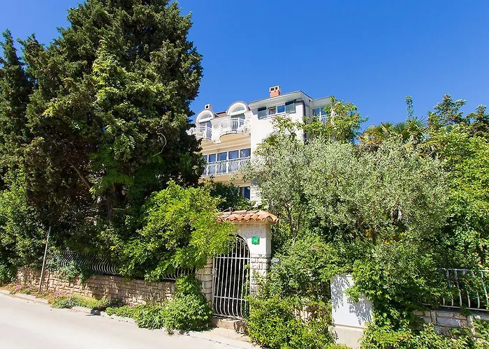 50 Meter Bis Zum Mit Meerblick, Kueche, Wlan, Klima Pula